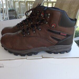 Navados men's  brown Arroyo size 12M, water resistant lace up boots, hiking, NWT